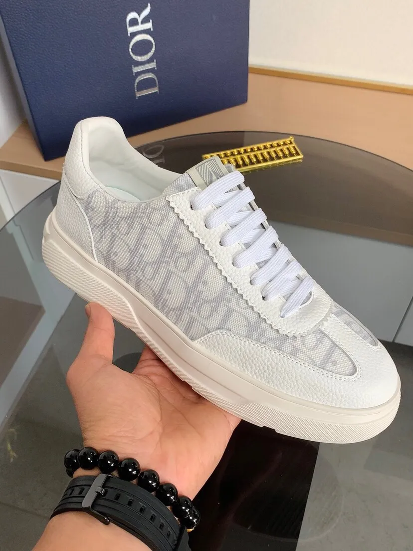 Factory price 420⌚️⌚️[Dior] Dior's new men's genuine leather casual shoes, the highest version on the market, any comparison is welcome🆚! The original leather has excellent texture and is super high-end! Fetal sheep net lining imported from Italy, removable pad! Luxurious materials and fine workmanship, highly recommended! Code number: 38-444⃣️Color optional